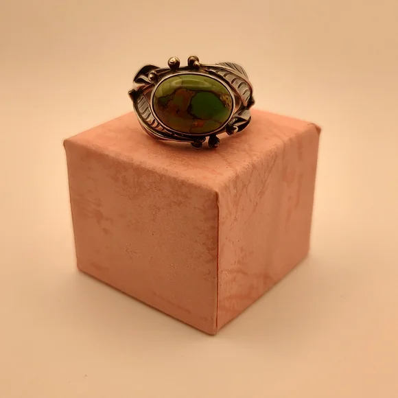 Vintage-Inspired Sterling & Composite Green Turquoise Ring Size 9 - Picture 6 of 7
